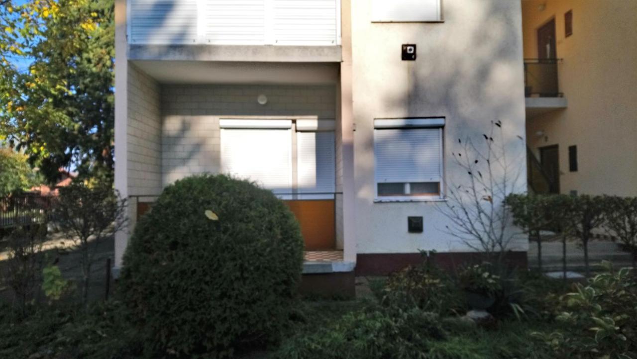 Fuesti Fecske Apartman Hajdúszoboszló Buitenkant foto