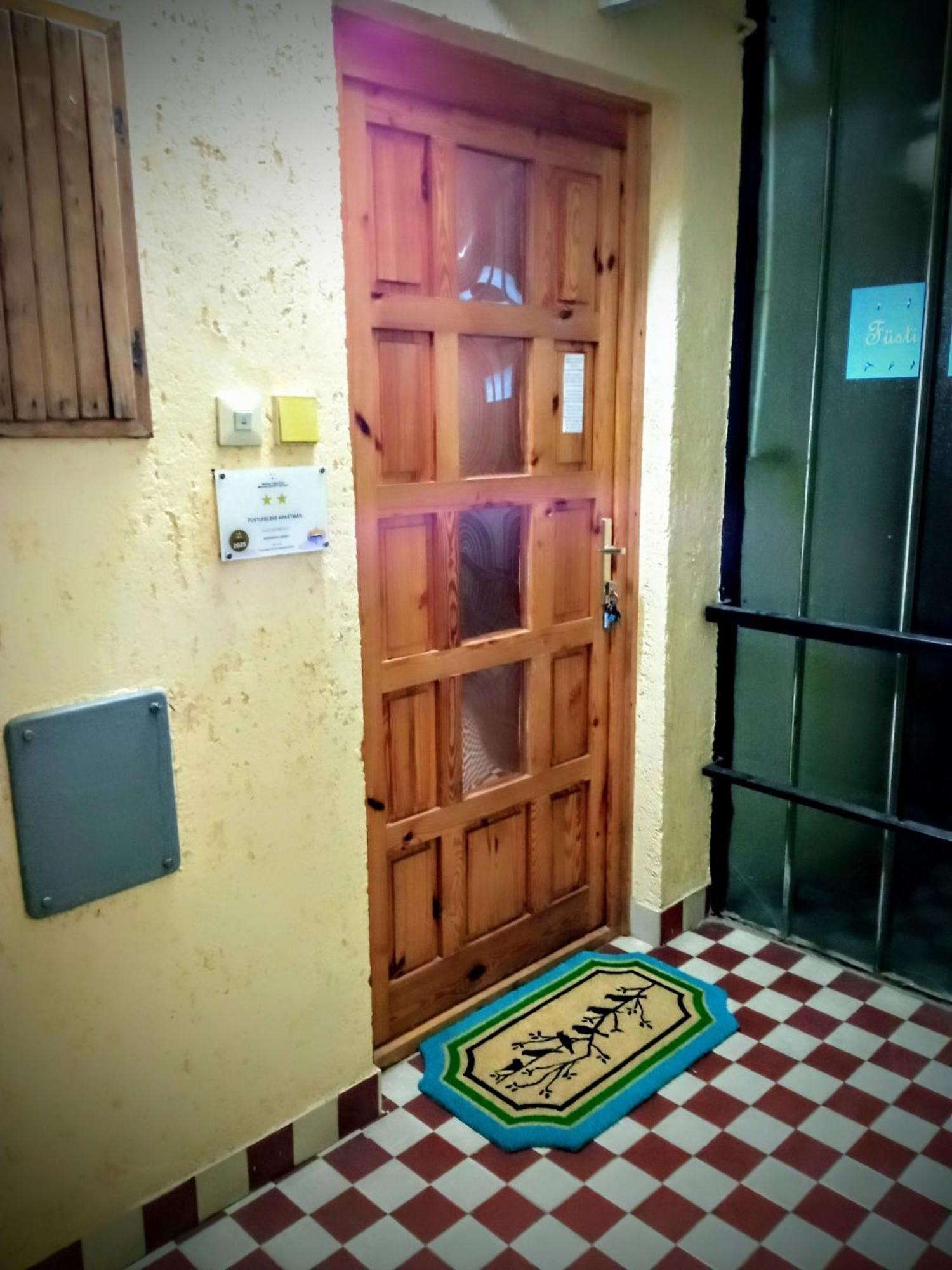 Fuesti Fecske Apartman Hajdúszoboszló Buitenkant foto